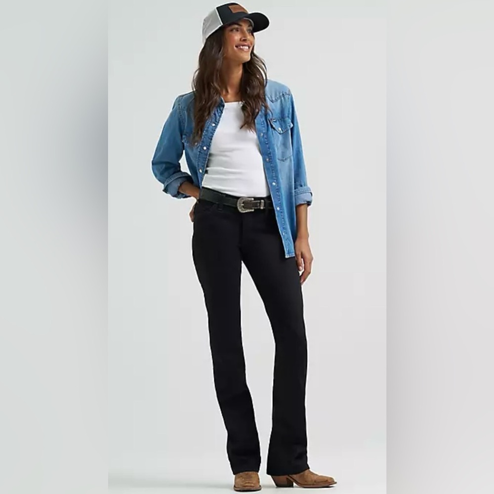 Wrangler Willow Mid-Rise Bootcut Ultimate Riding Jean